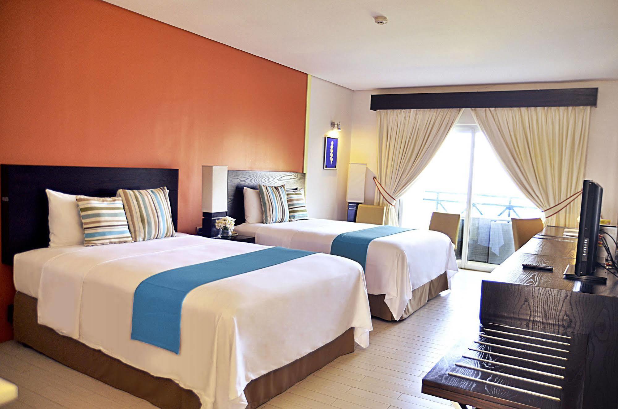 Thunderbird Resorts - Poro Point San Fernando City  Екстериор снимка
