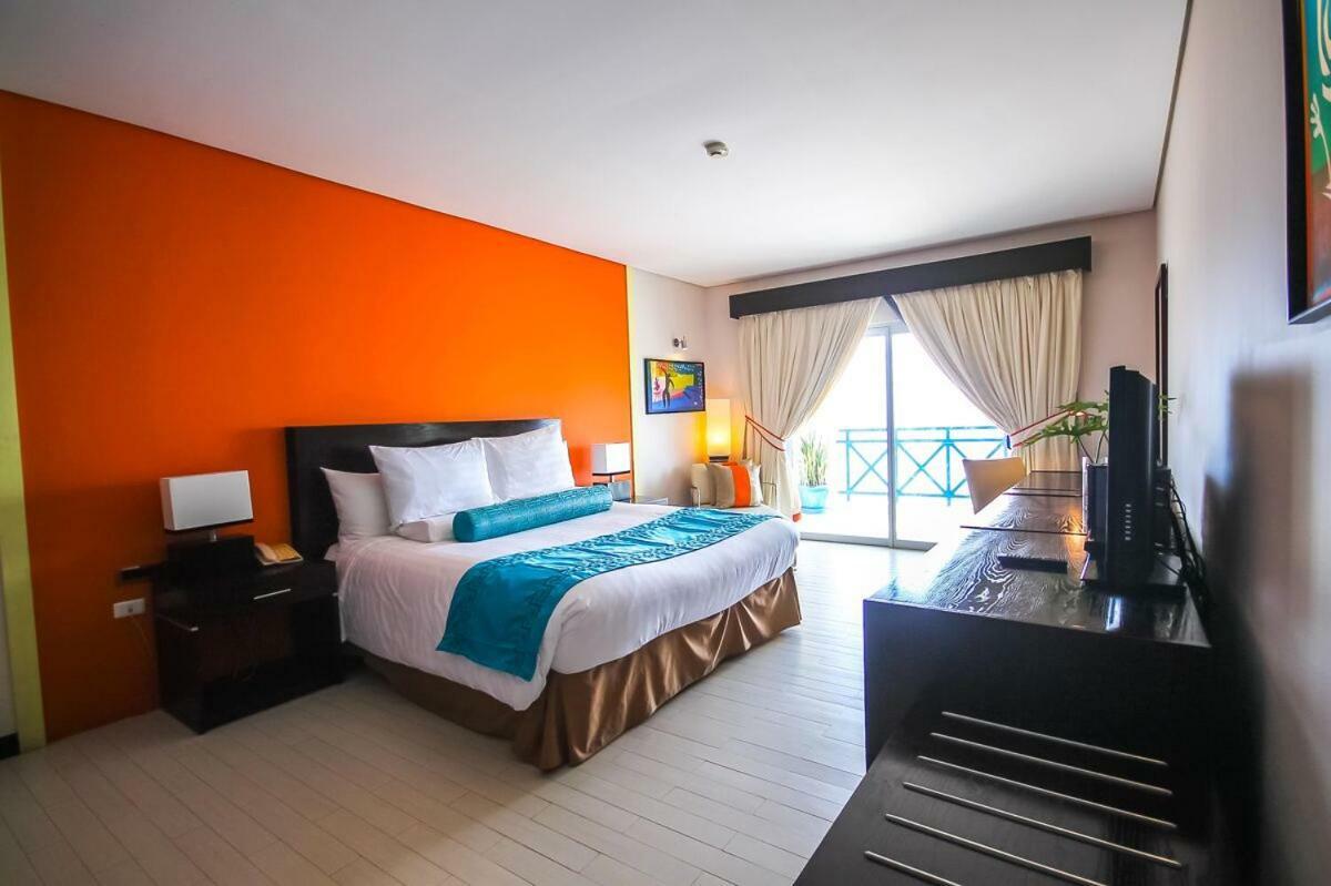 Thunderbird Resorts - Poro Point San Fernando City  Екстериор снимка